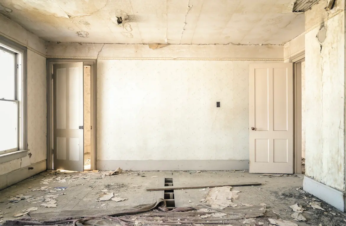 Waste disposal crew managing a cleanout project in Fleetwood